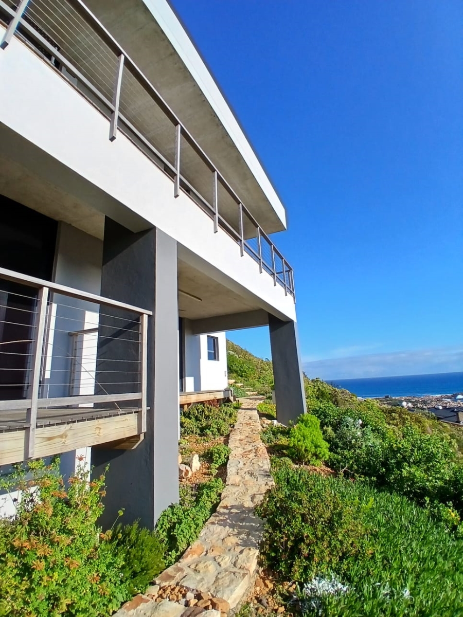 3 Bedroom Property for Sale in Rooi Els Western Cape